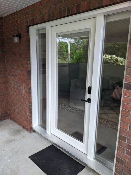 Bright Modern 1Br Suite In Sooke Village Core מראה חיצוני תמונה